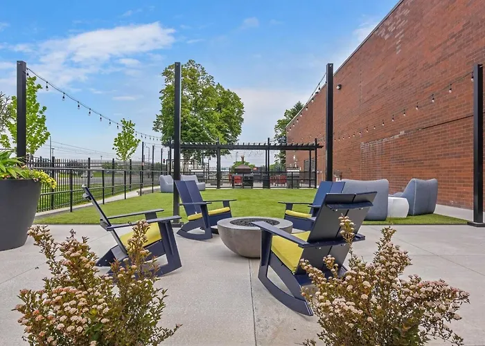 Apartment Amenity Rich Spacious King