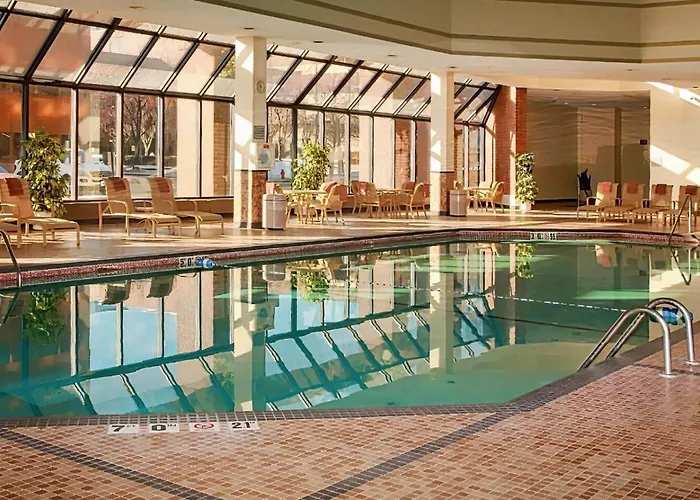 Amenity Rich Spacious King Apartment *